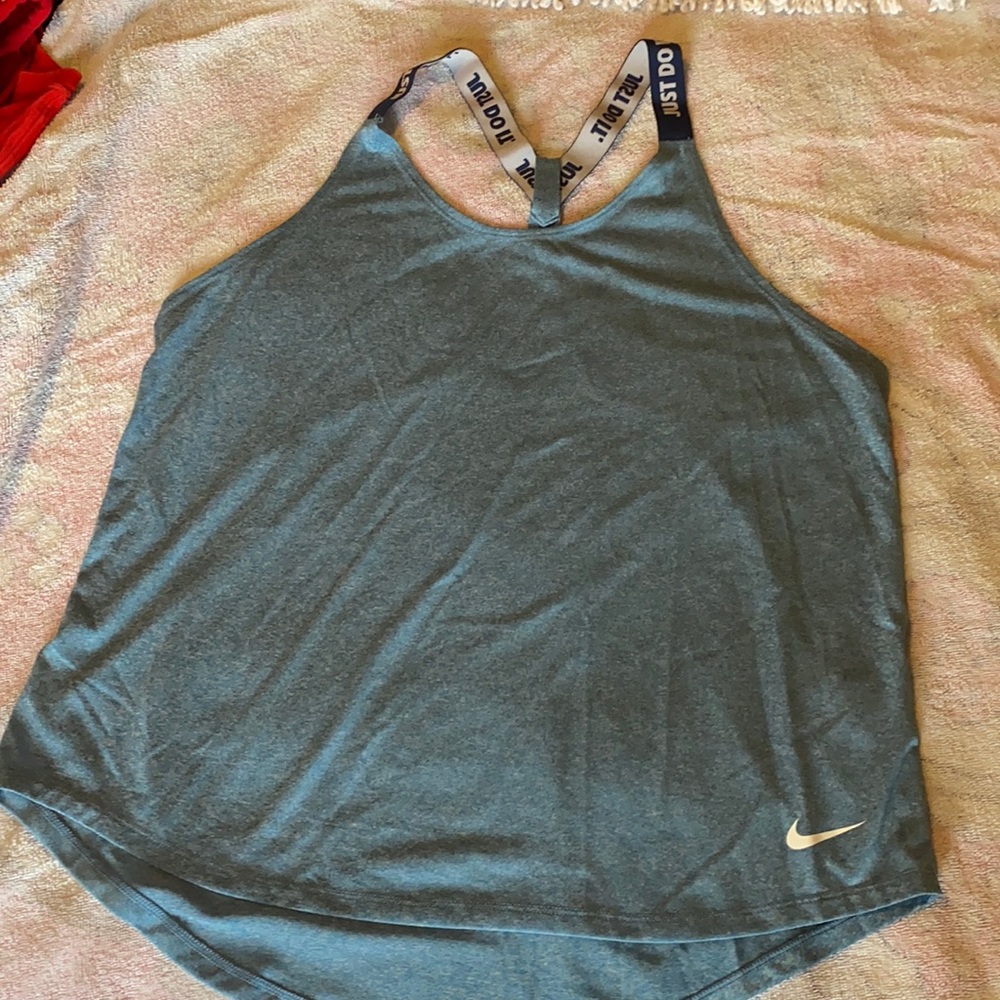 NIKE tank